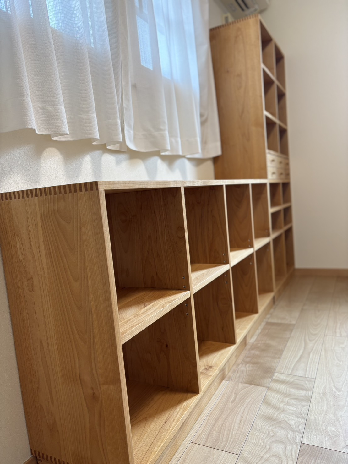 お客様の思いを形に、一緒につくり上げる本棚