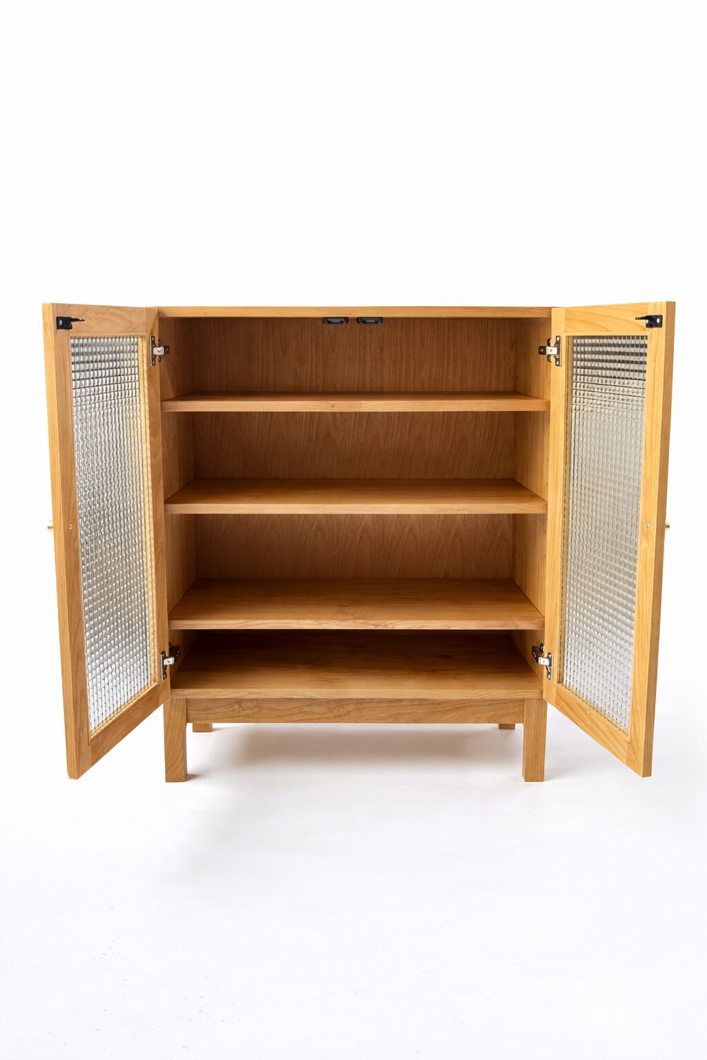 クロスガラスのキャビネット