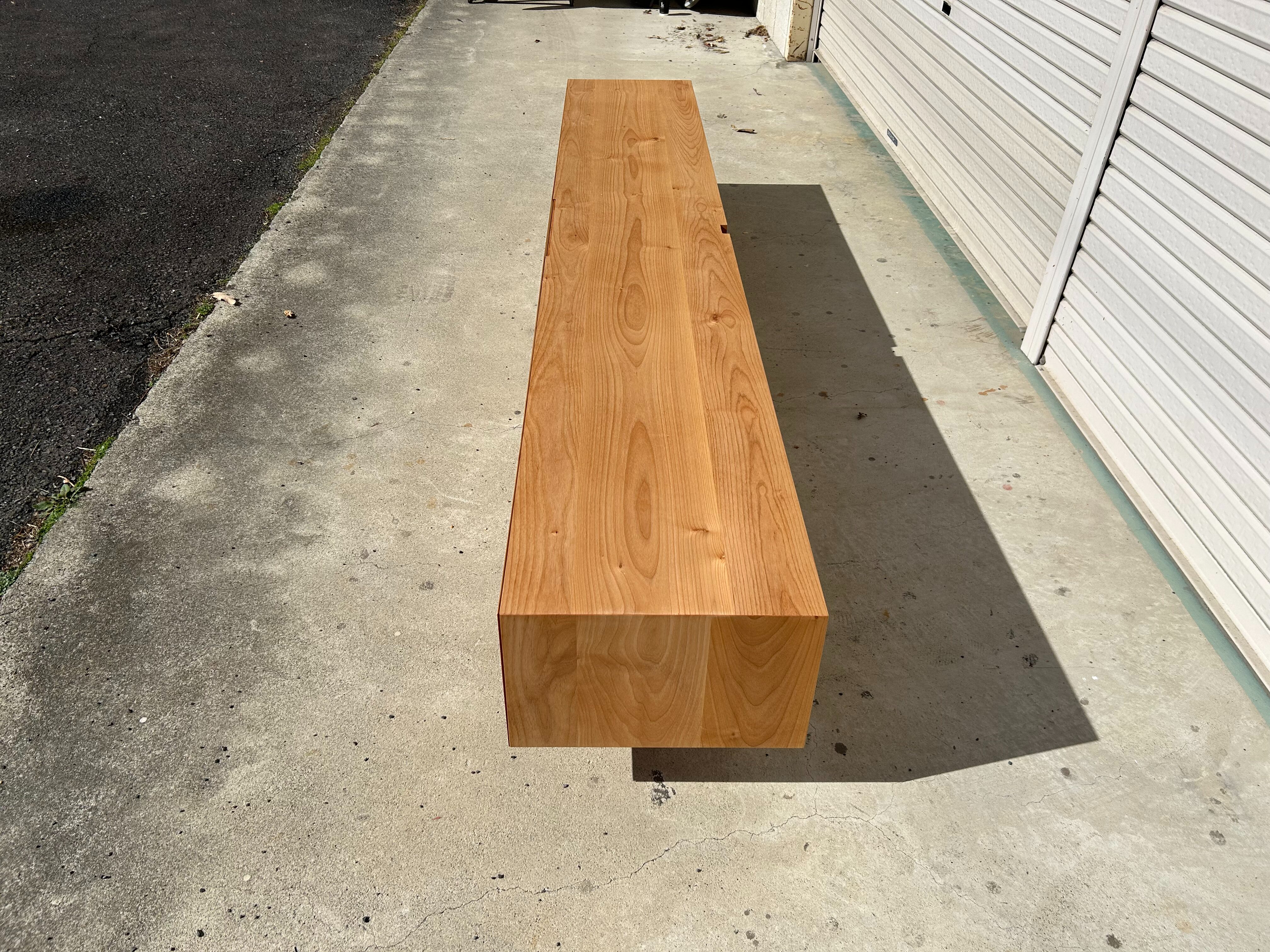 無垢材の一枚板テレビボード