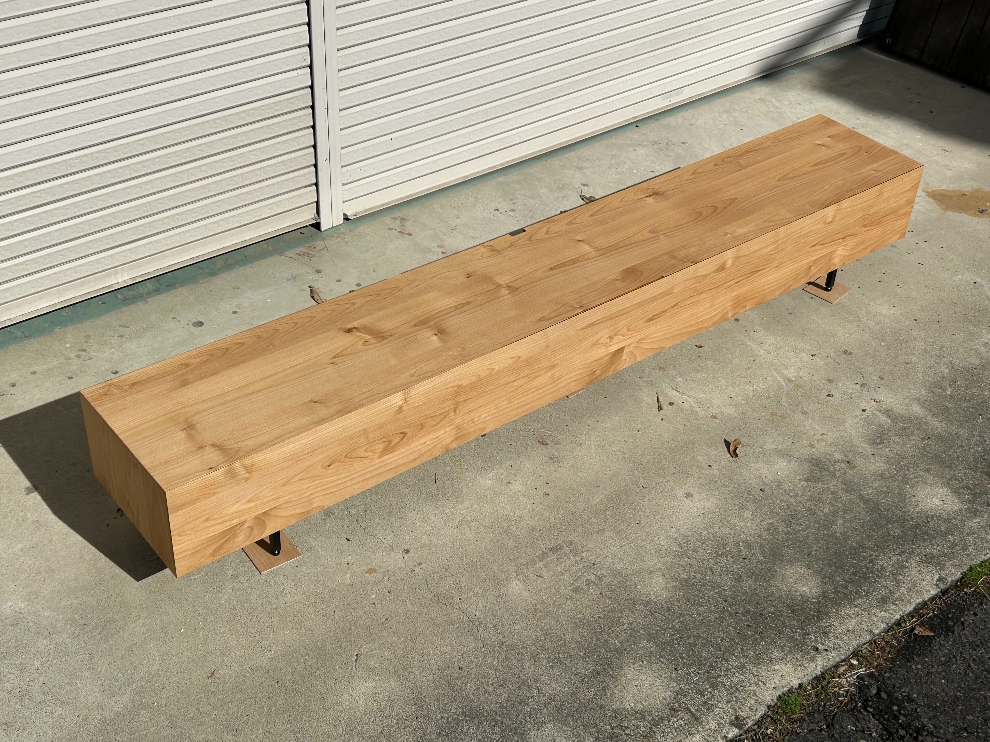 無垢材の一枚板テレビボード