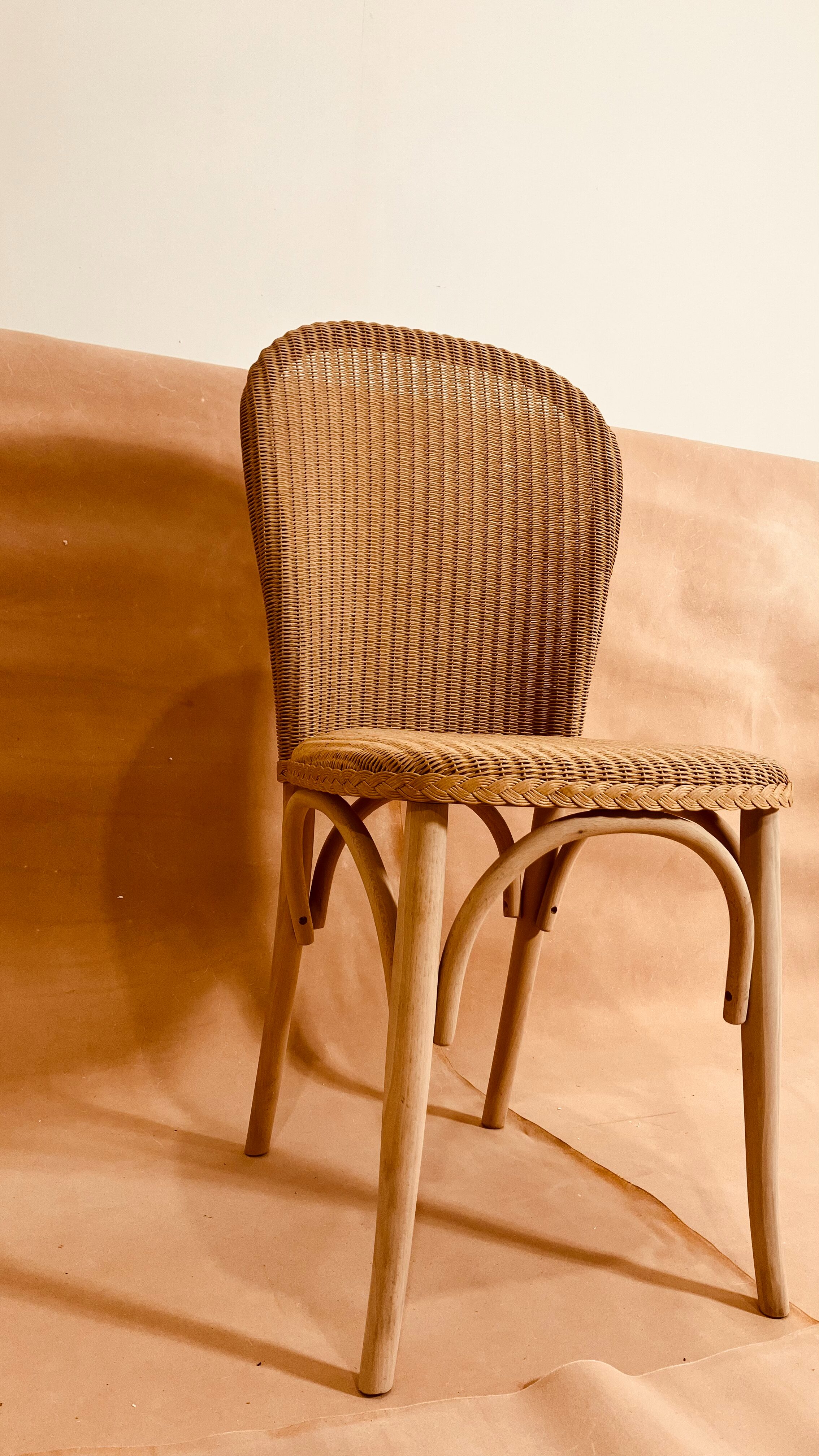 BISTRO CHAIR｜ikususu FURNITURE｜無垢材家具・オーダー家具の